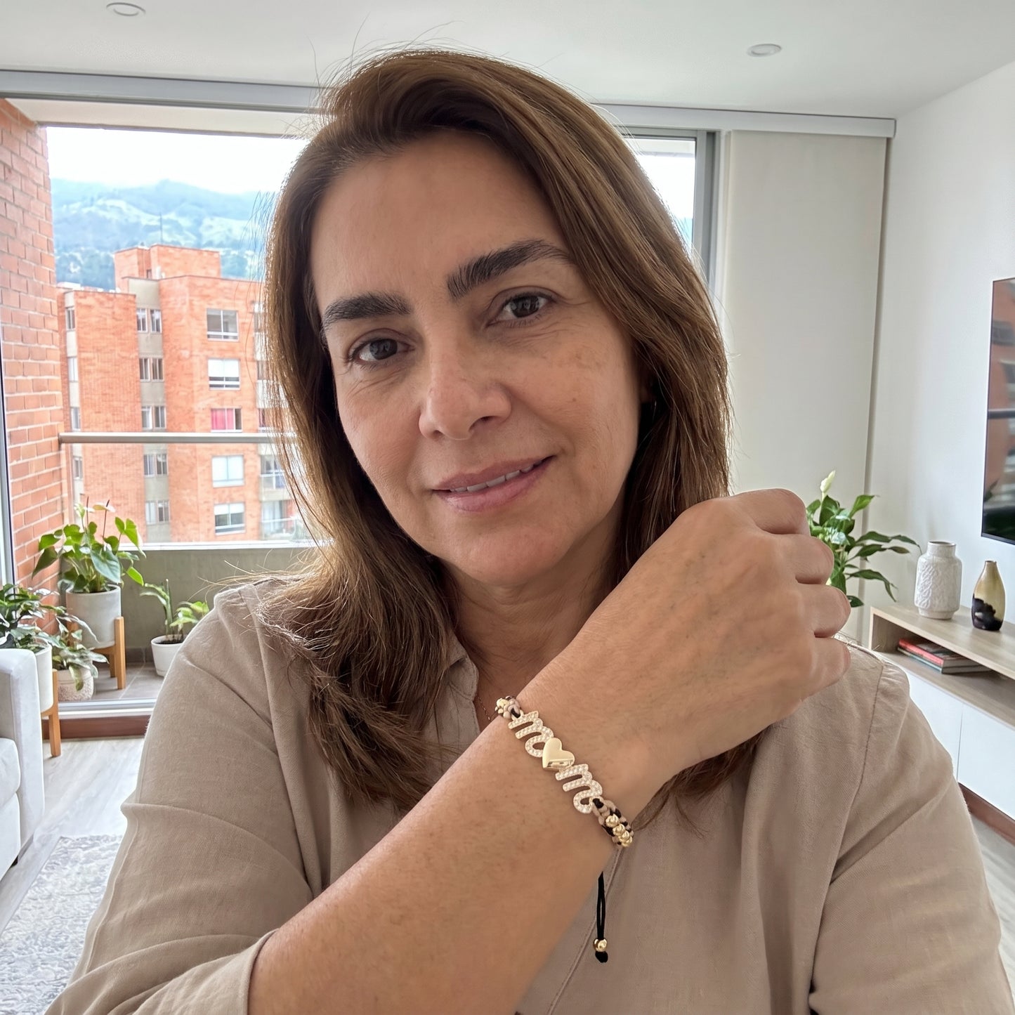 Pulsera MOM en Oro 18K | Un detalle inolvidable 💚